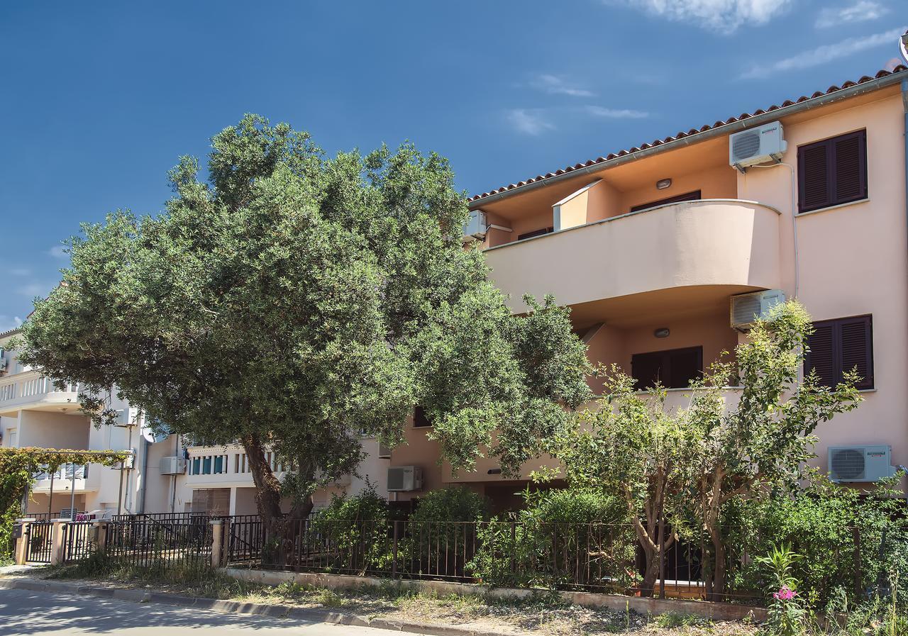 Apartments Ulika 梅杜林 外观 照片