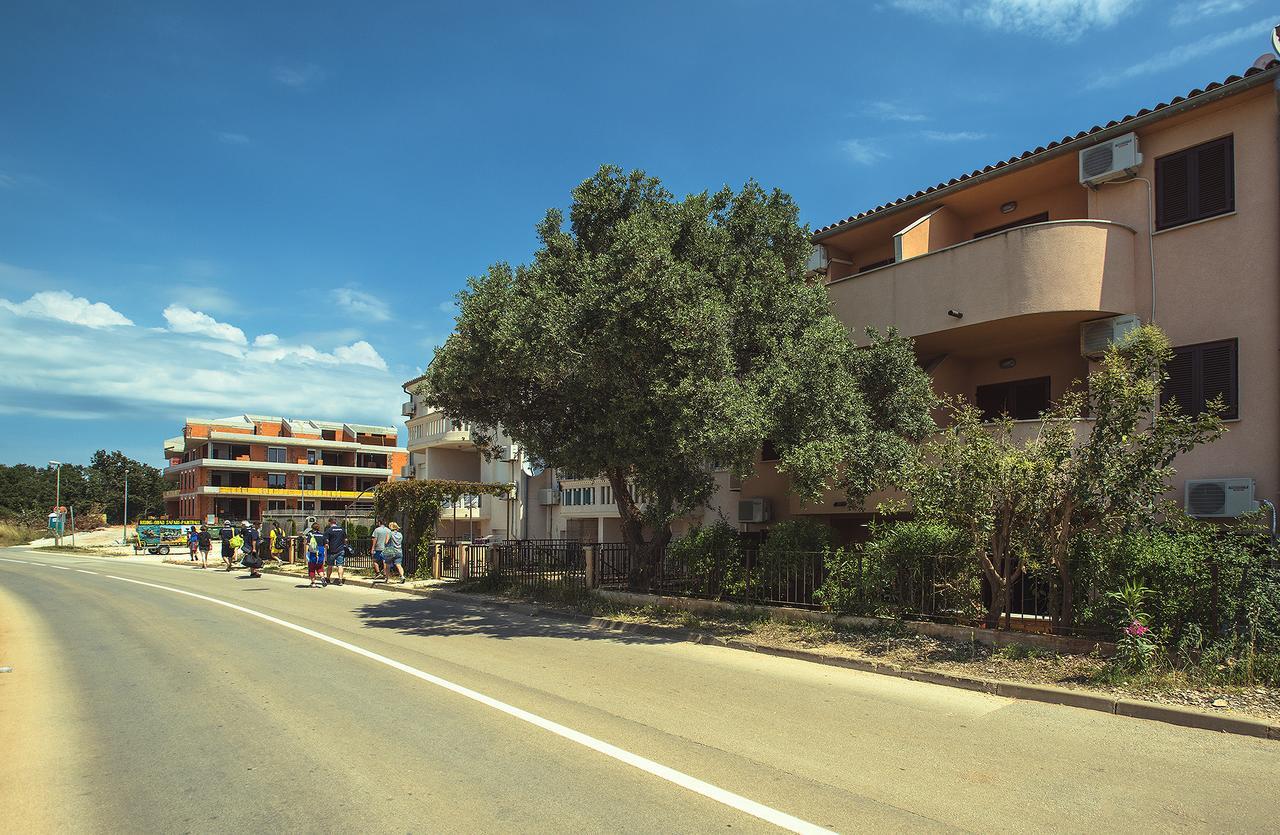 Apartments Ulika 梅杜林 外观 照片