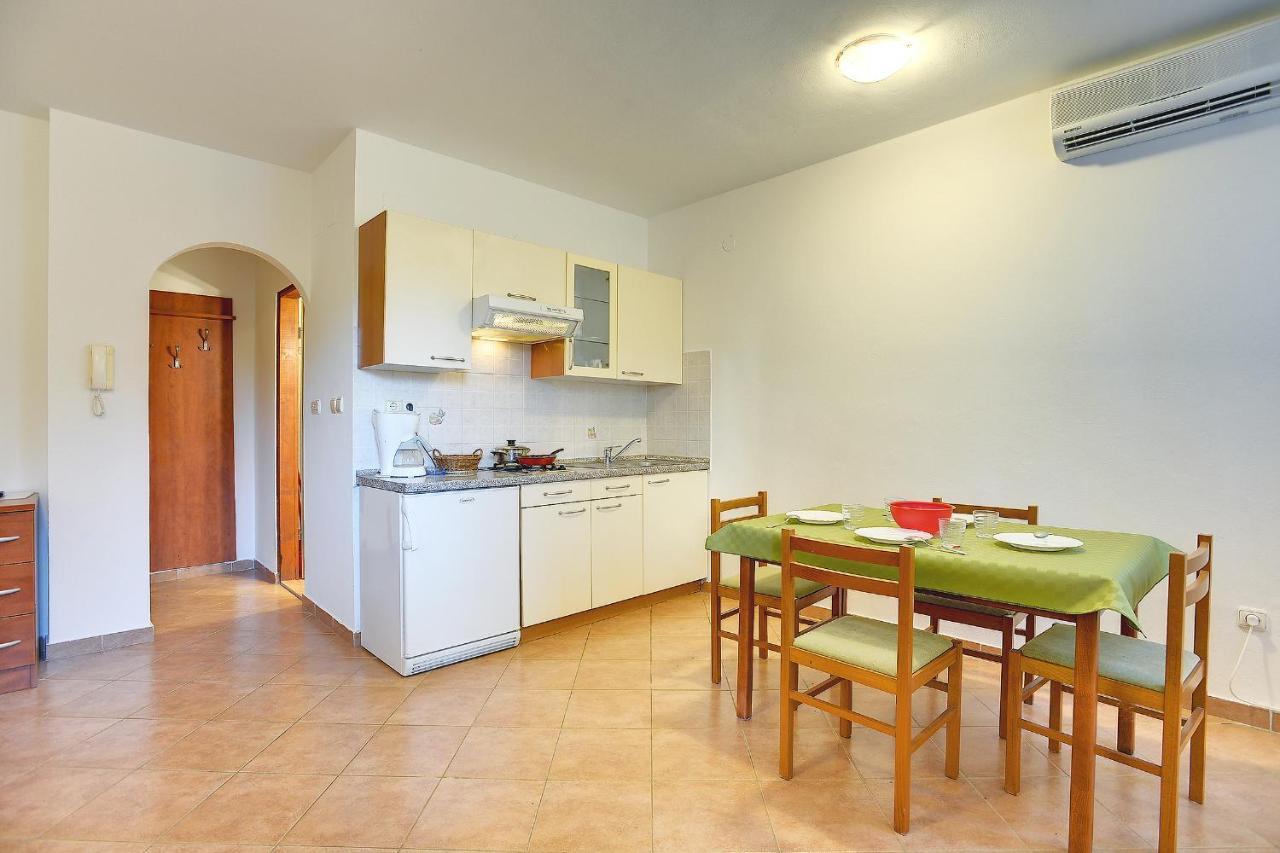 Apartments Ulika 梅杜林 外观 照片